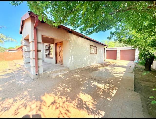 4 BEDROOM HOUSE FOR SALE IN VANDERBIJLPARK CW 3